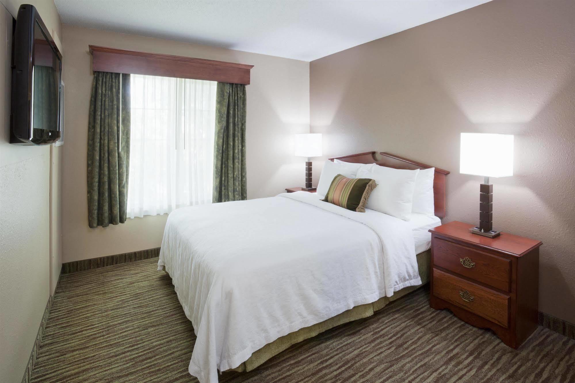 Grandstay Residential Suites Hotel - Eau Claire Exterior foto